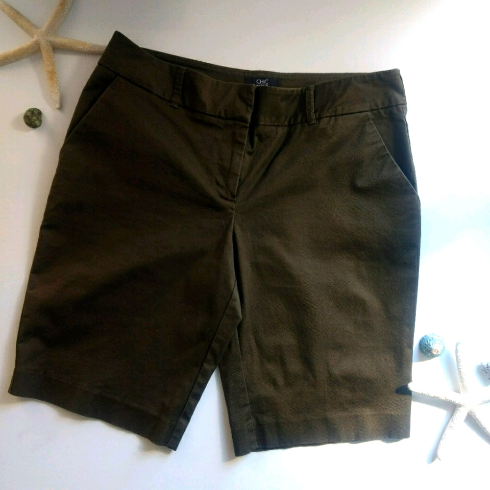 Chic by Jacab shorts size8